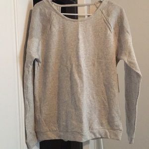 Backless sweater shirt